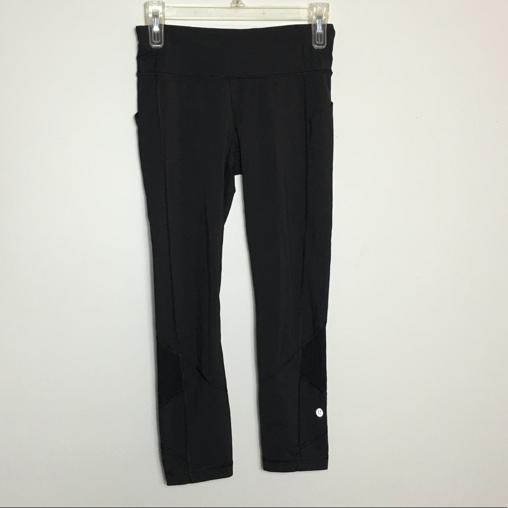 Lululemon • Cropped Leggings with Side Pockets